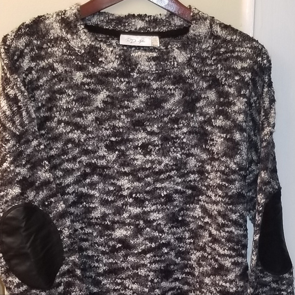 RD Style Cropped Knit Sweater with Elbow Patch NWT - Picture 2 of 6